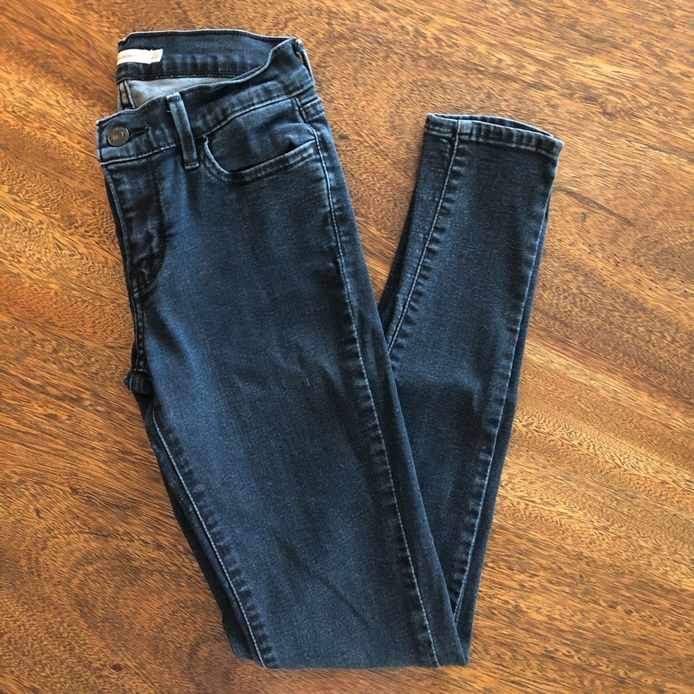 Black Levi’s super skinny jeans
